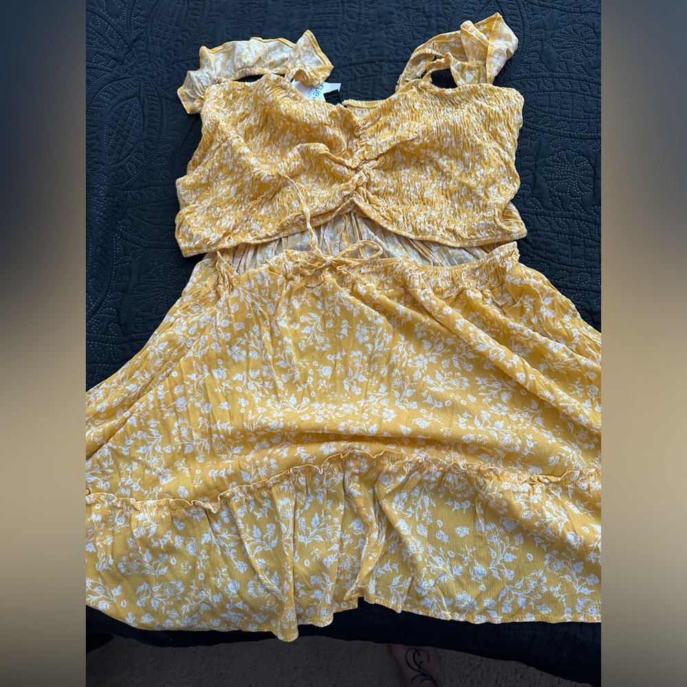 Rue 21 mid drift out dress